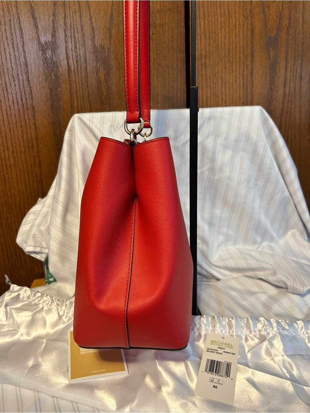 Michael Kors Red Saffiano Shoulder Tote NEW - Picture 5 of 10